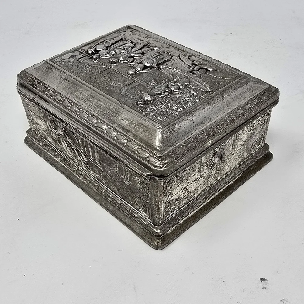 Vtg french jewelry box vanity‎ trinket box casket engraved hinged florentine
